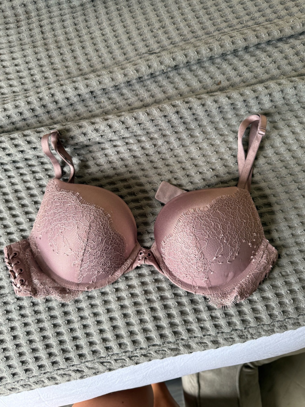 Lace-Trim Victoria secret push up bra in Dusty Rose